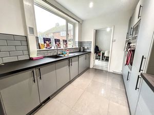 Kitchen- click for photo gallery